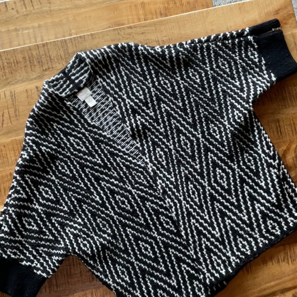 Chico’s Black and White Geometric Pattern Sweater. Worn once
